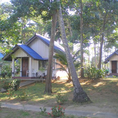 Sukorn Andaman Beach Resort Ko Sukon Exterior foto