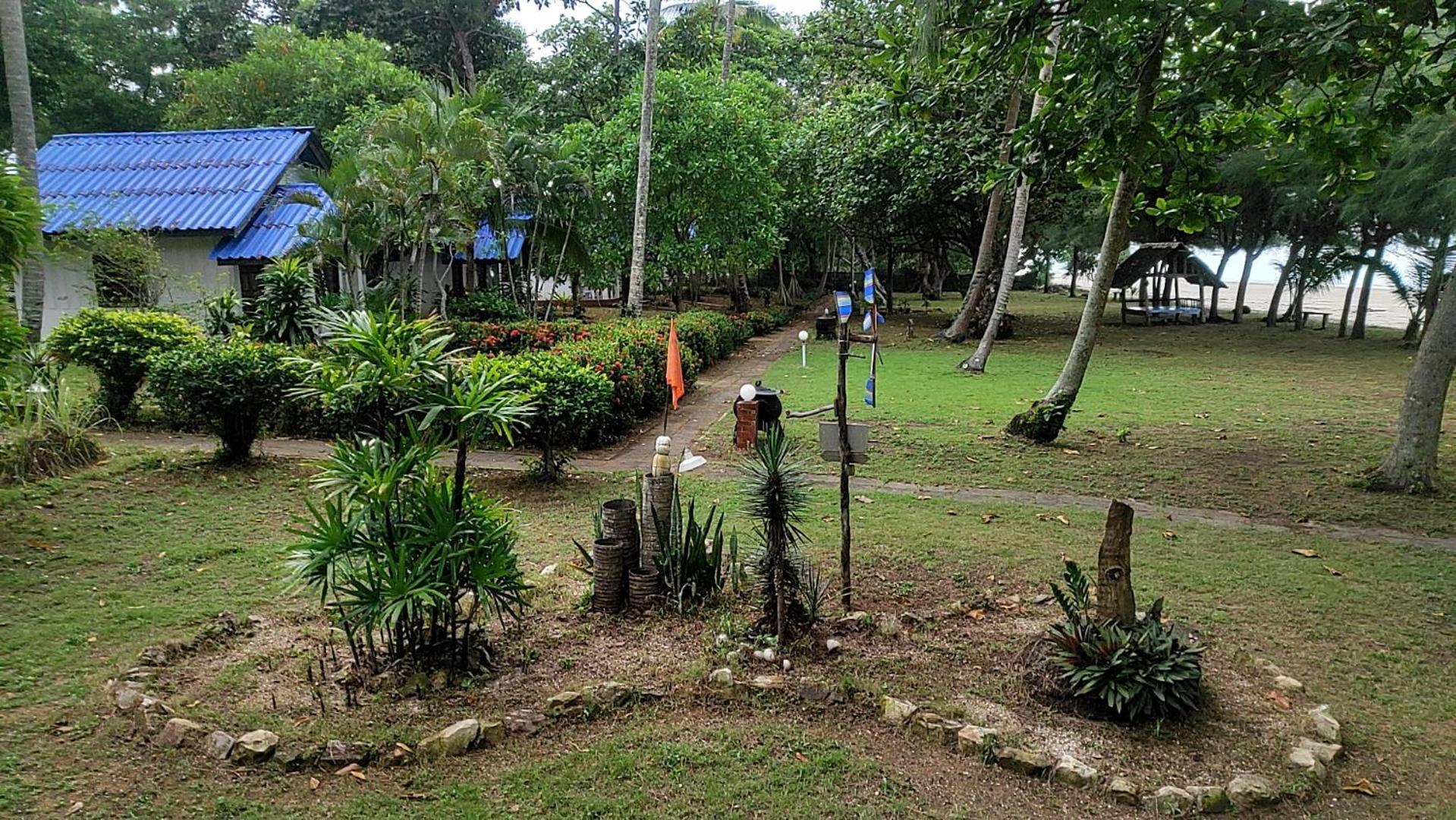 Sukorn Andaman Beach Resort Ko Sukon Exterior foto